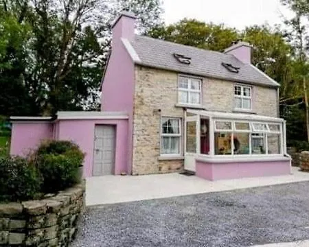 Moymore Holiday home *